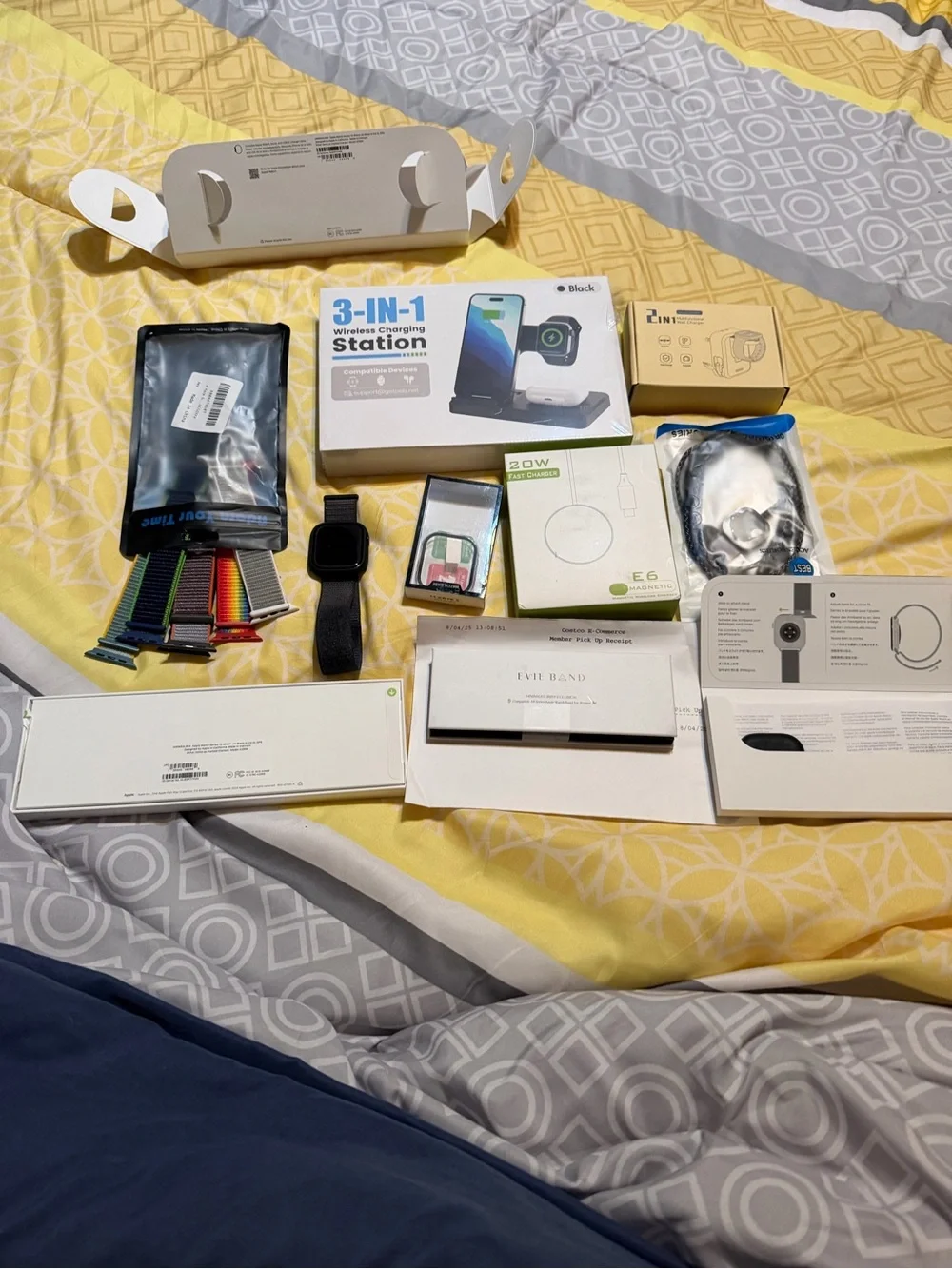 Like new Apple Watch series 10 46mm with several accessories no cellular.
